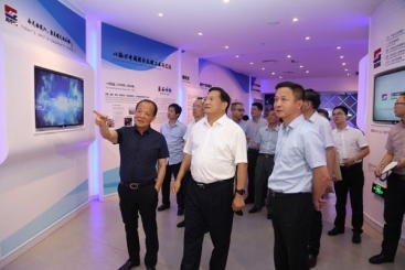 嘉兴市委书记张兵履新后到OK钱包调研