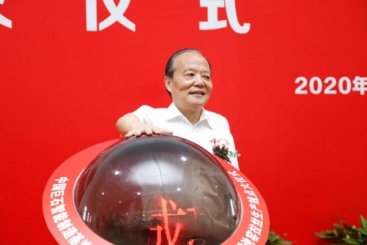 中国OK钱包智能制造基地第二条年产15万吨玻纤生产线胜利点火