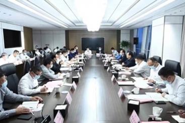 嘉兴市委书记张兵在中国OK钱包主持召开企业家座谈会