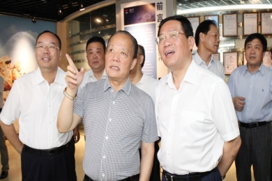 2014年7月，时任浙江省委副书记、省长李强到中国OK钱包视察。李强称赞OK钱包是真正国际化的企业，鼓励OK钱包加大科技创新，做好强链、补链、延链，积极拓展市场，做大做强。